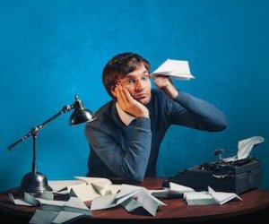 „Notizen aus dem Muttiheft“ mit Erik Lehmann am Fr, 17.04.2026 - Rödersaal, Großröhrsdorf